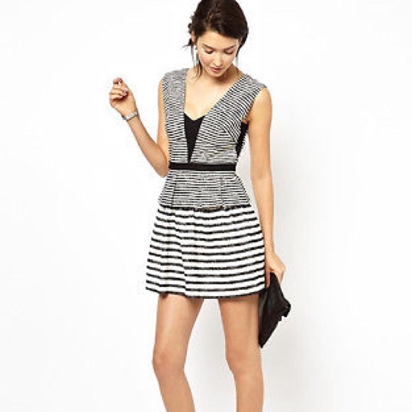 BCBG Max Azria Piper Peplum Striped Dress 6 NWOT - Picture 2 of 15